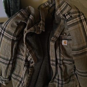 Selling for a friend we are in Canada Ontario